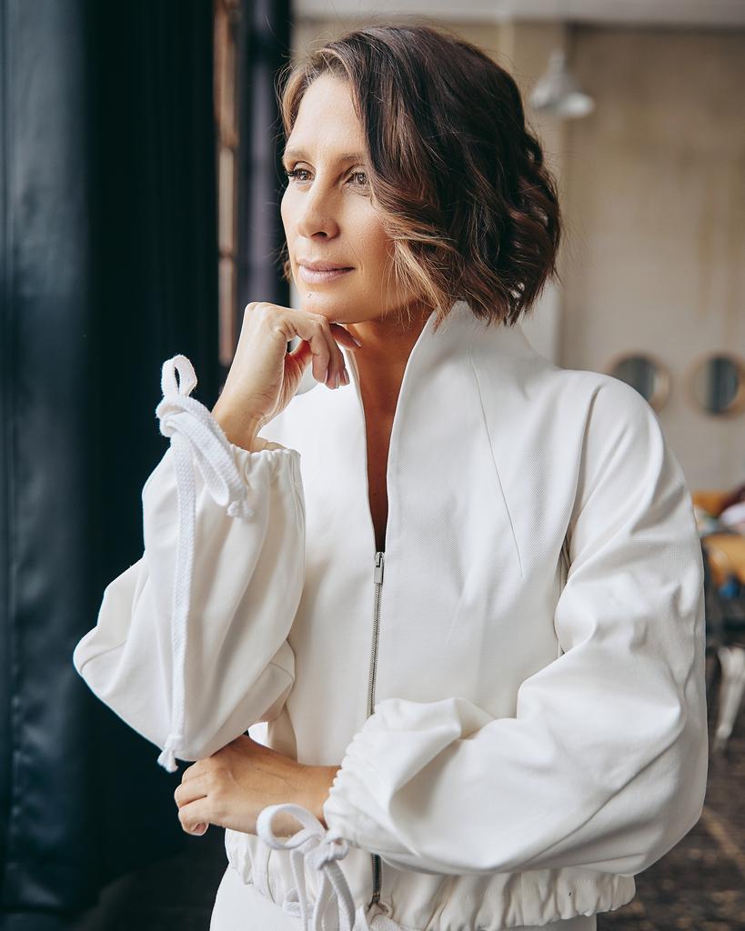 Жакет укороченный на молнии со шнуровкой, белый