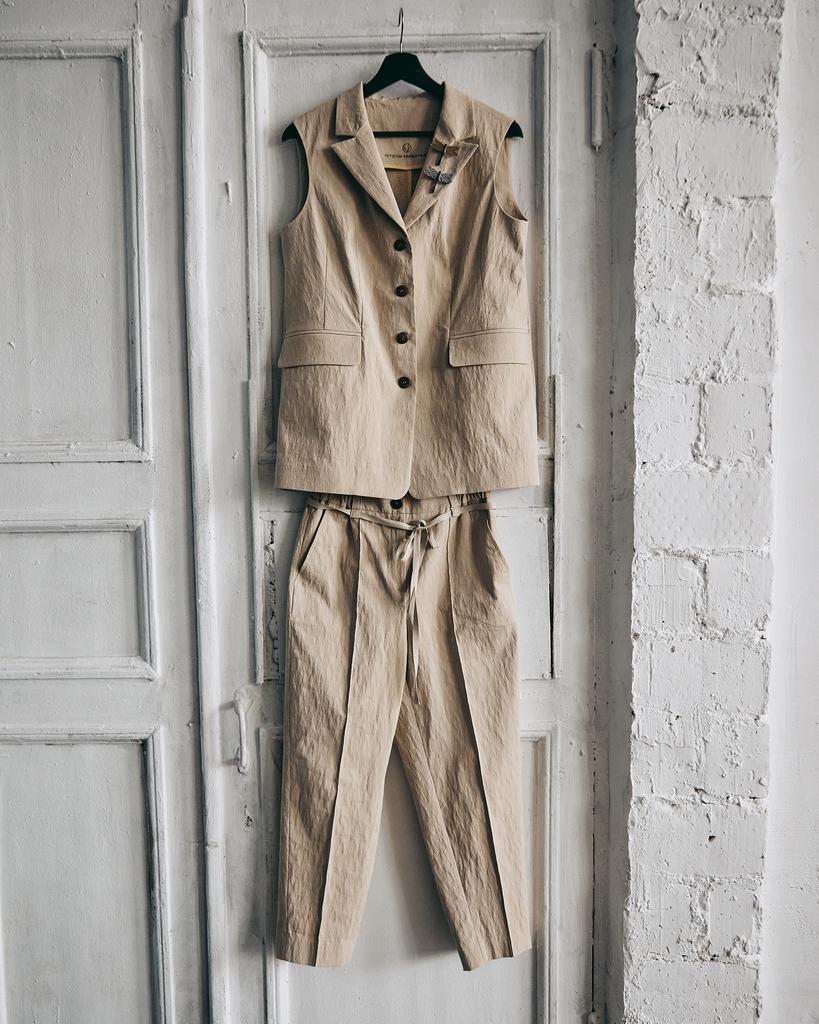 Брюки укороченные со стрелками, бежевые