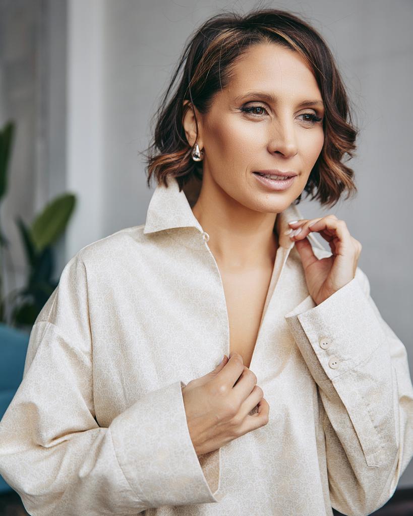 Блузка с запахом на спине, бежевая