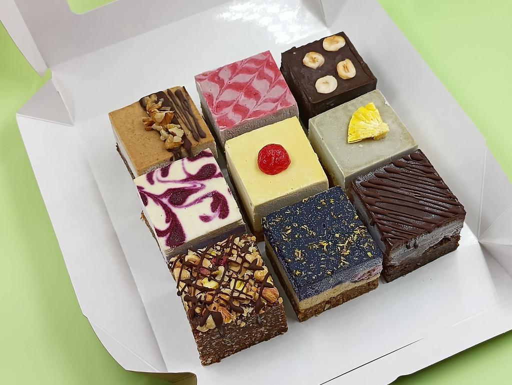 Ассорти пирожных (9 шт.)