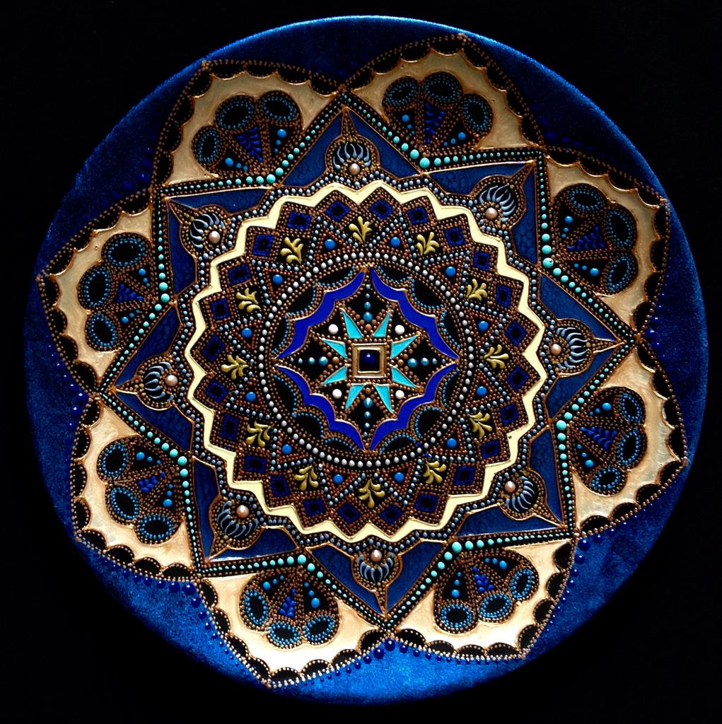 Тарелка декоративная Song of Orpheus