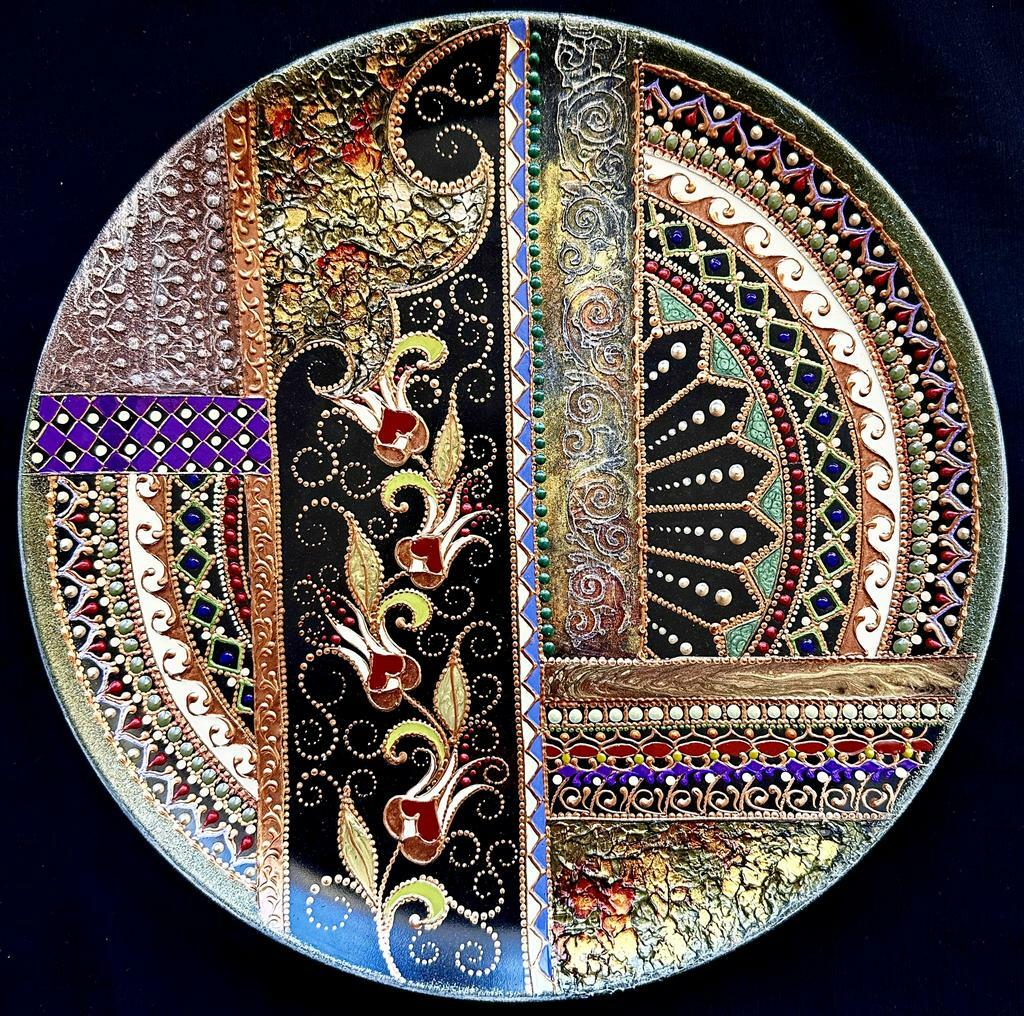 Тарелка декоративная из серии "Delphic tulip"