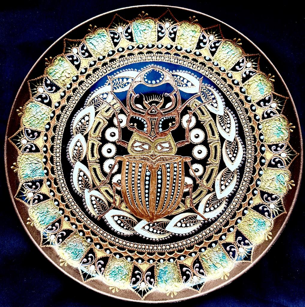 Тарелка декоративная из серии «Золотой Скарабей»