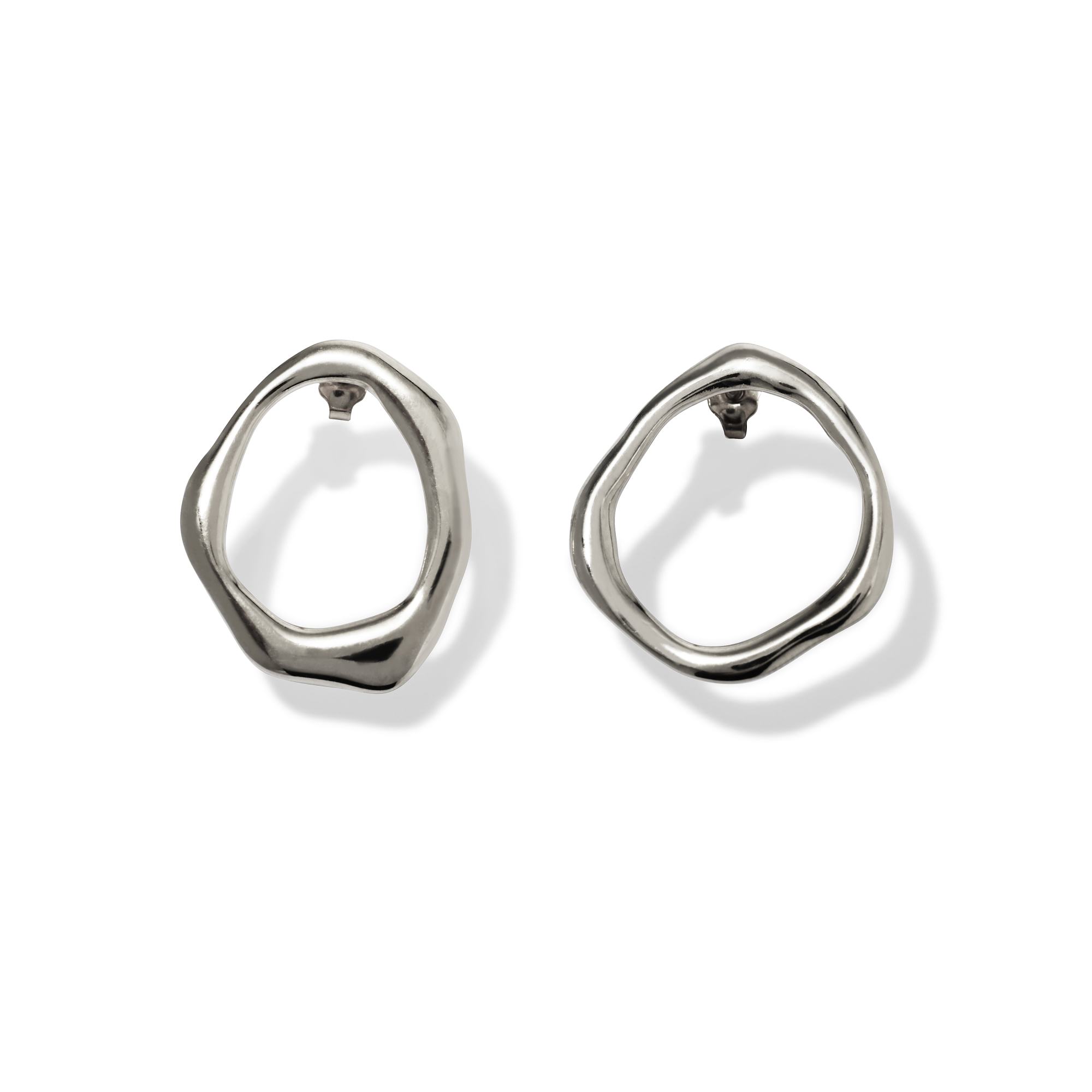 M.O.D Ассиметричные серьги Fluid в серебре