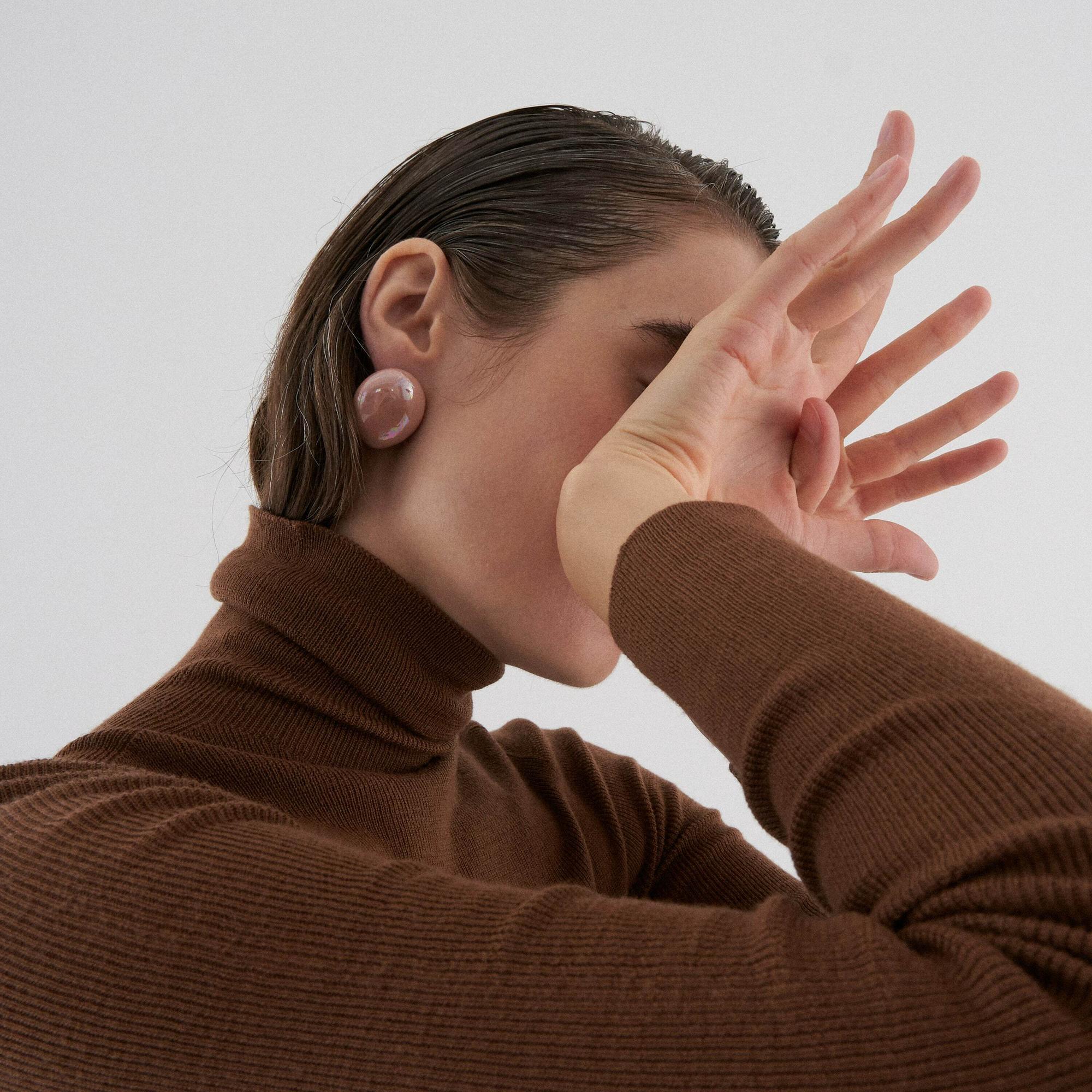 RES Objects Серьги «Галька» малые с розовым радужным покрытием