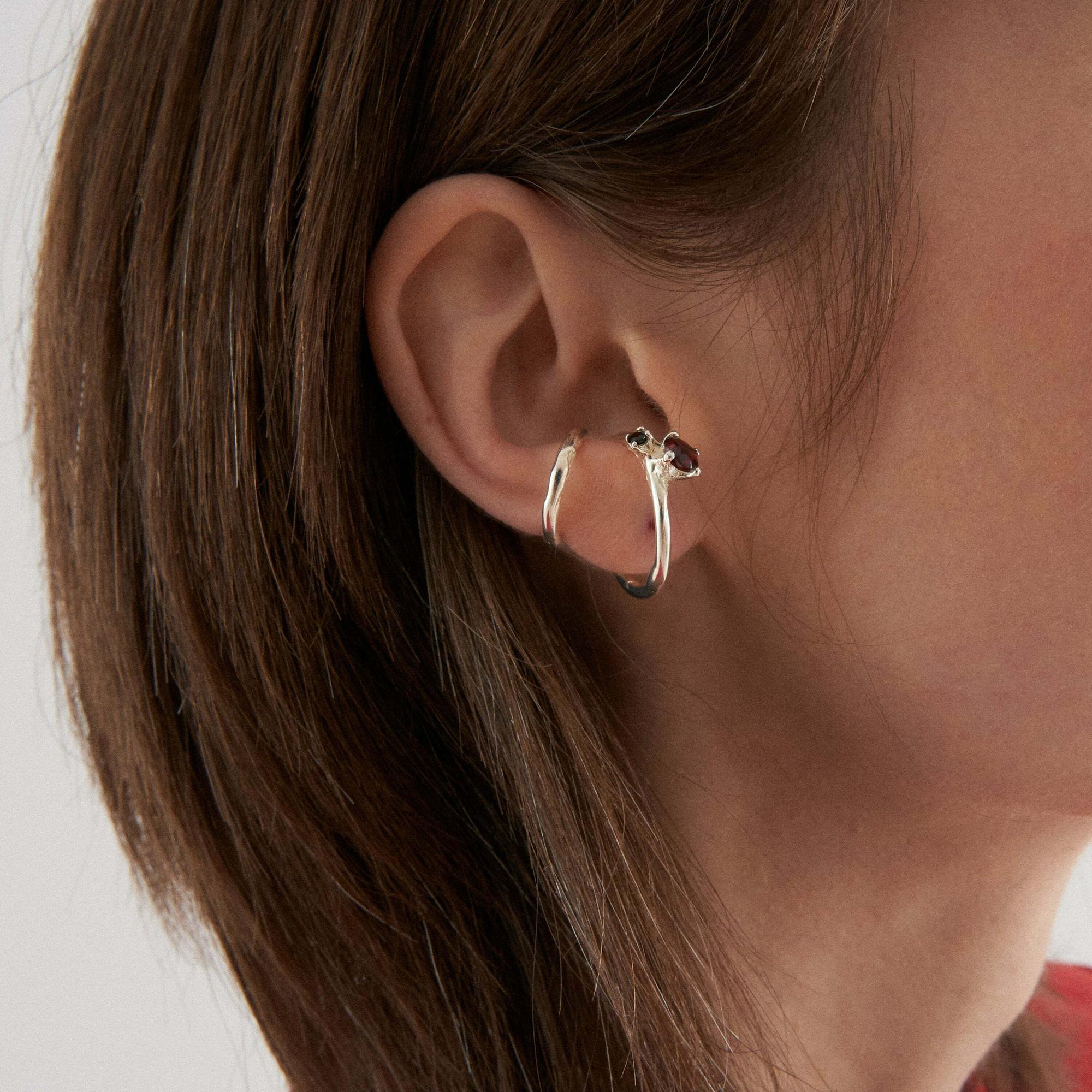 Sergacheva Jewelry Кафф с гранатом и шпинелью