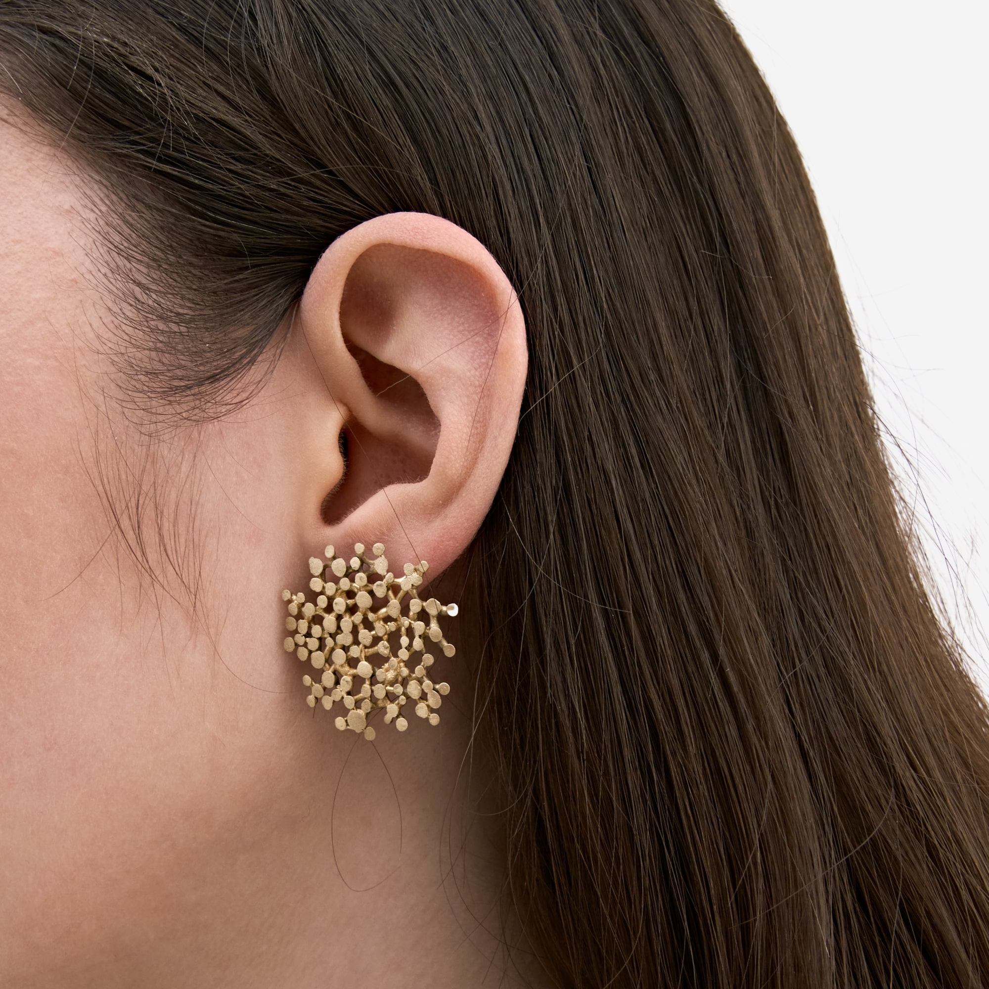 Burcu Büyükünal Крупные серьги Glimpse Solitares покрытые позолотой