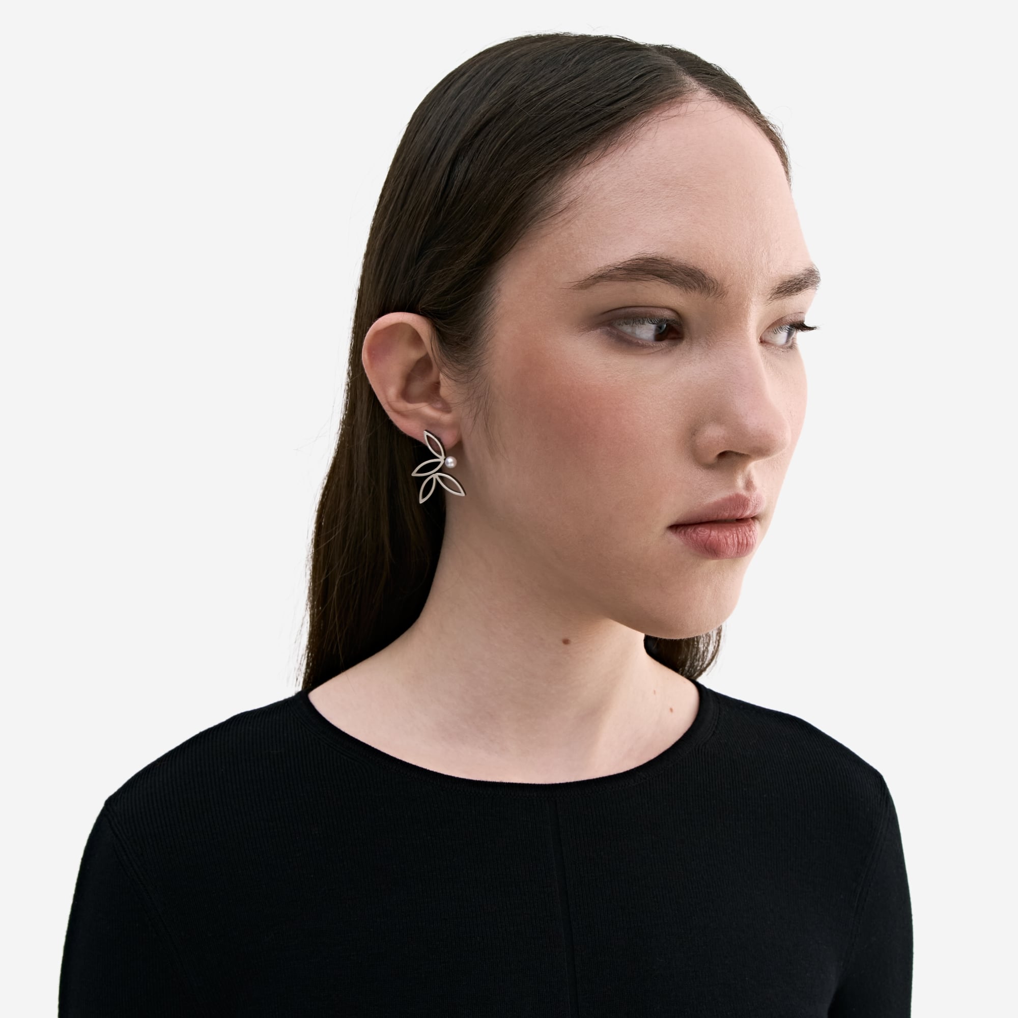 Burcu Büyükünal Серьги Leaves с жемчугом
