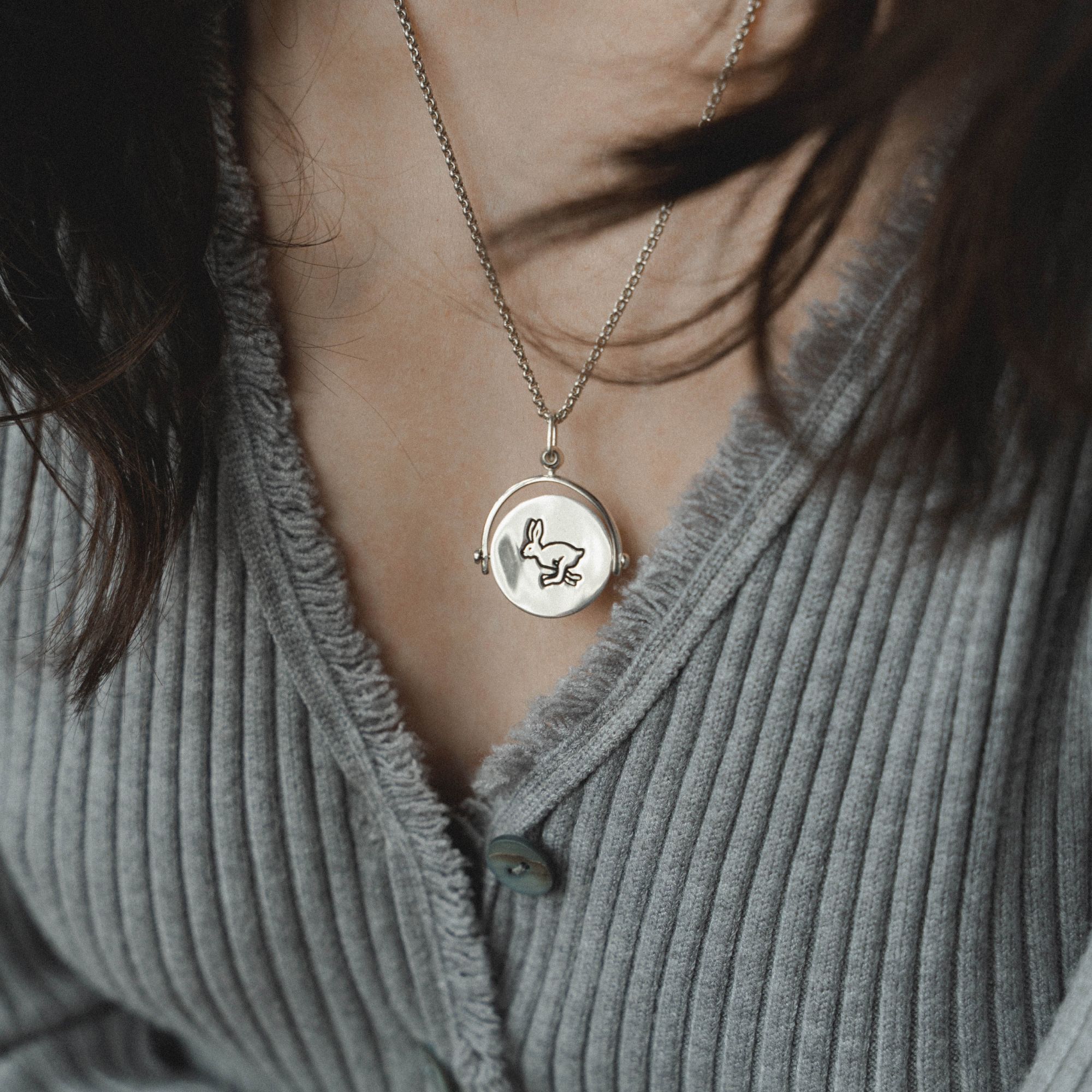 Arha Jewelry Медальон Run, Rabbit