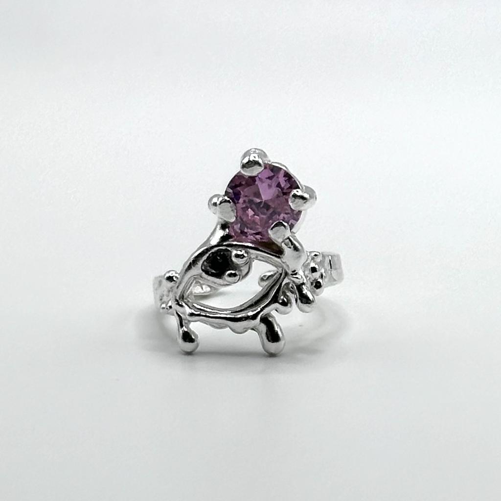 Кольцо-слёзы с фианитами "Скользко"