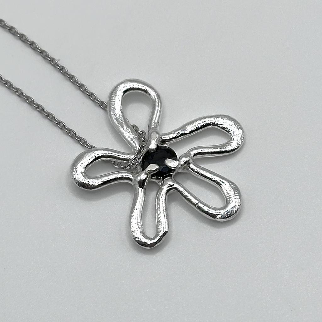 Подвеска «Цветик» с чёрным фианитом