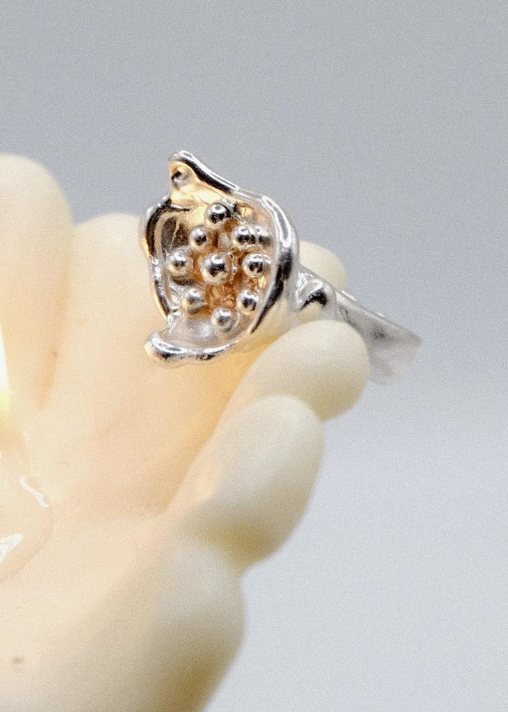 Кольцо “Shell” с фианитами