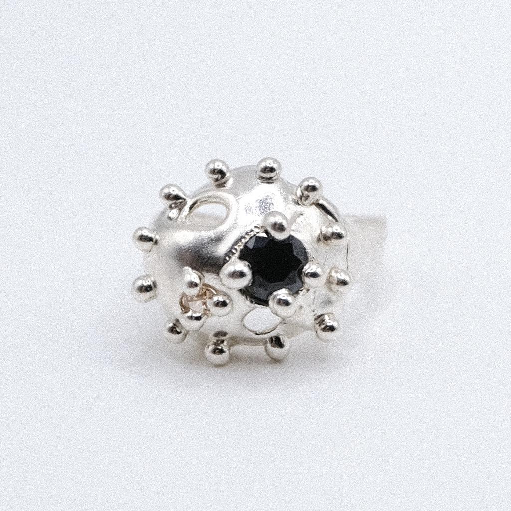 Кольцо “Shell” с фианитами