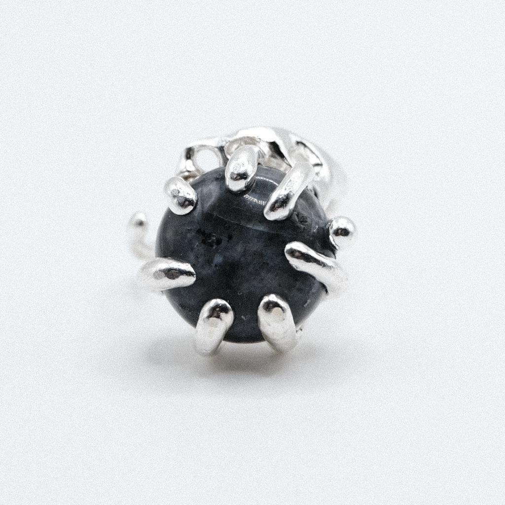 Кольцо с ларвикитом