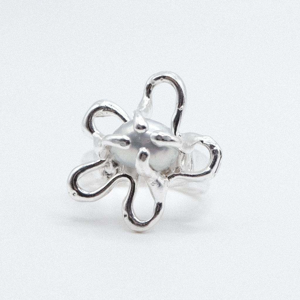 Кольцо «Цветик» с жемчугом