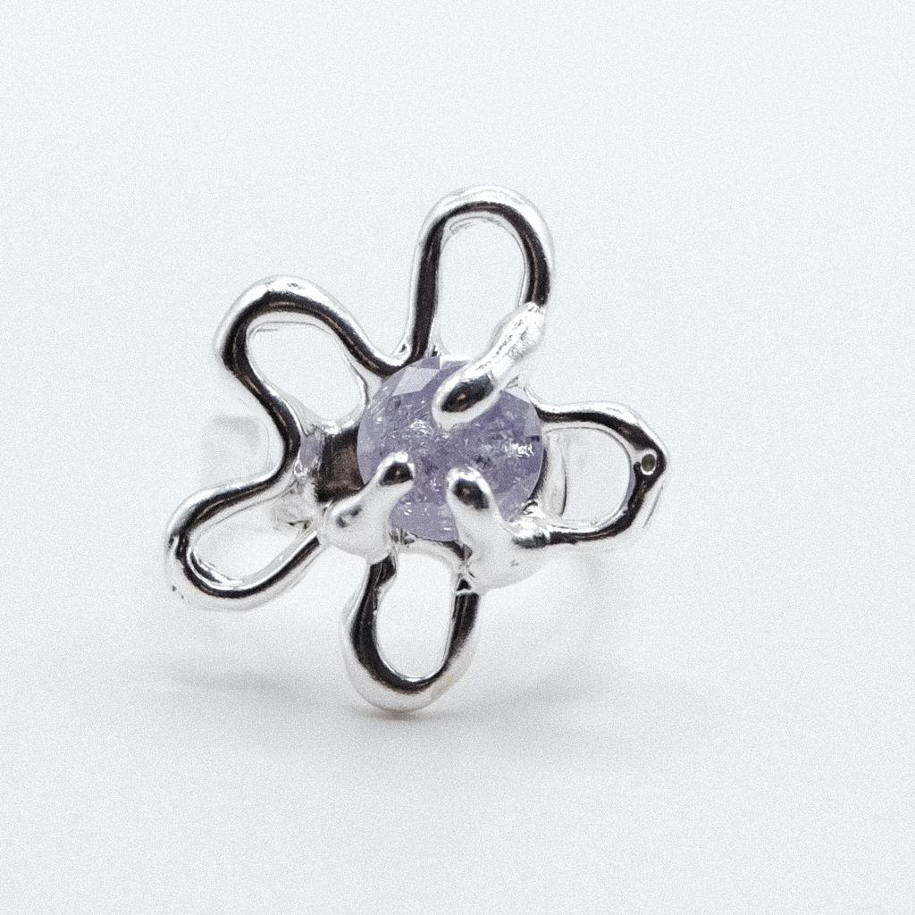 Кольцо «Цветик» с сиреневым фианитом