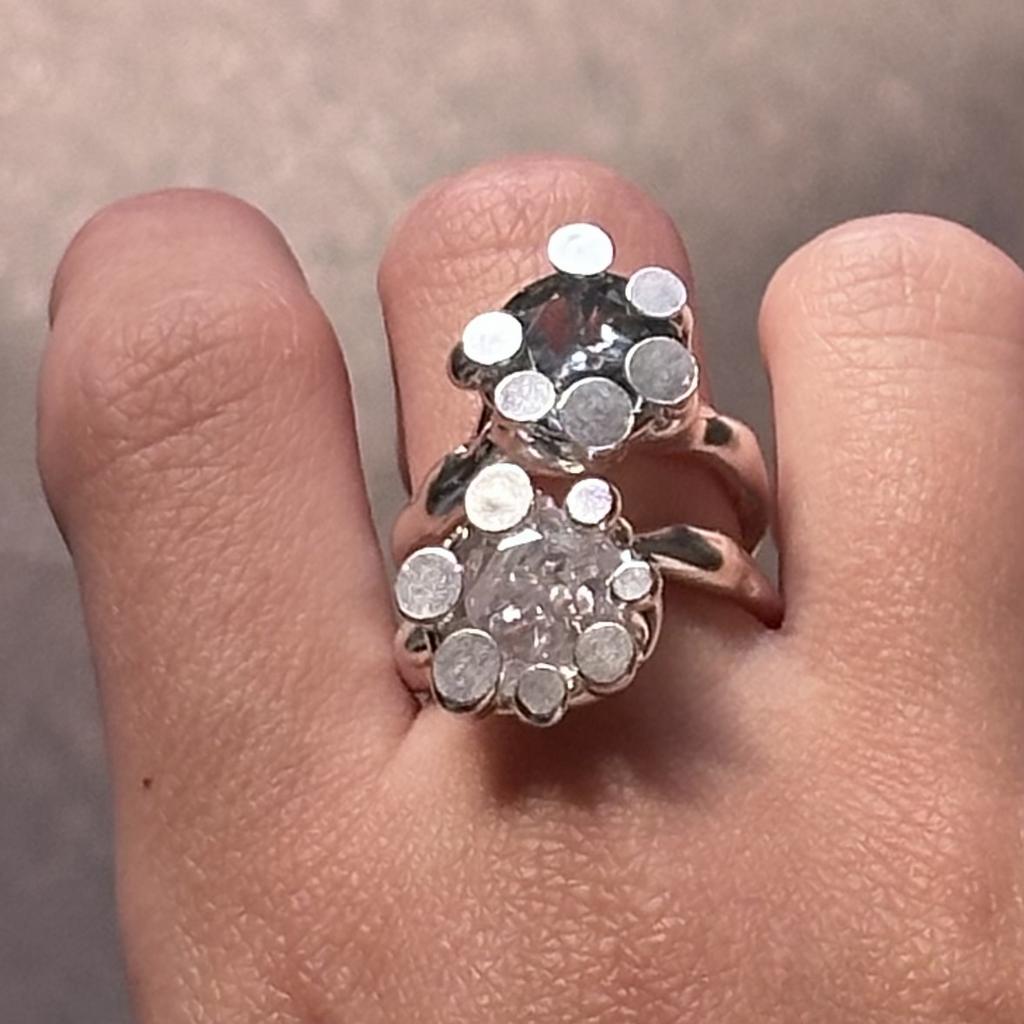 Кольцо с фианитом