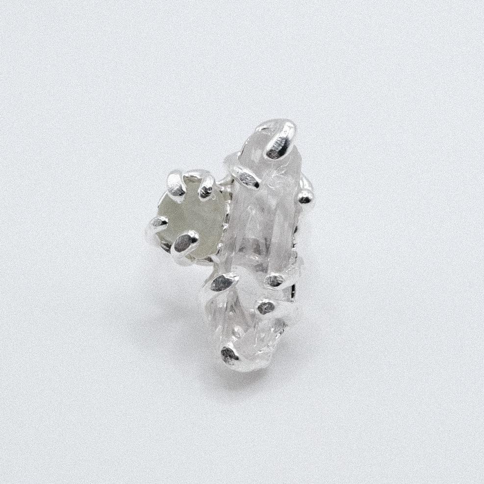 Кольцо с кварцем и пренитом