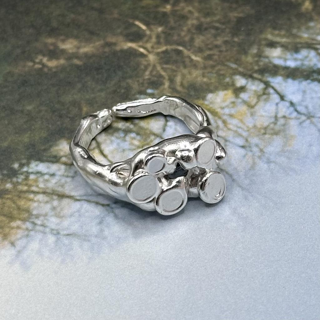 Кольцо-печатка с фианитом