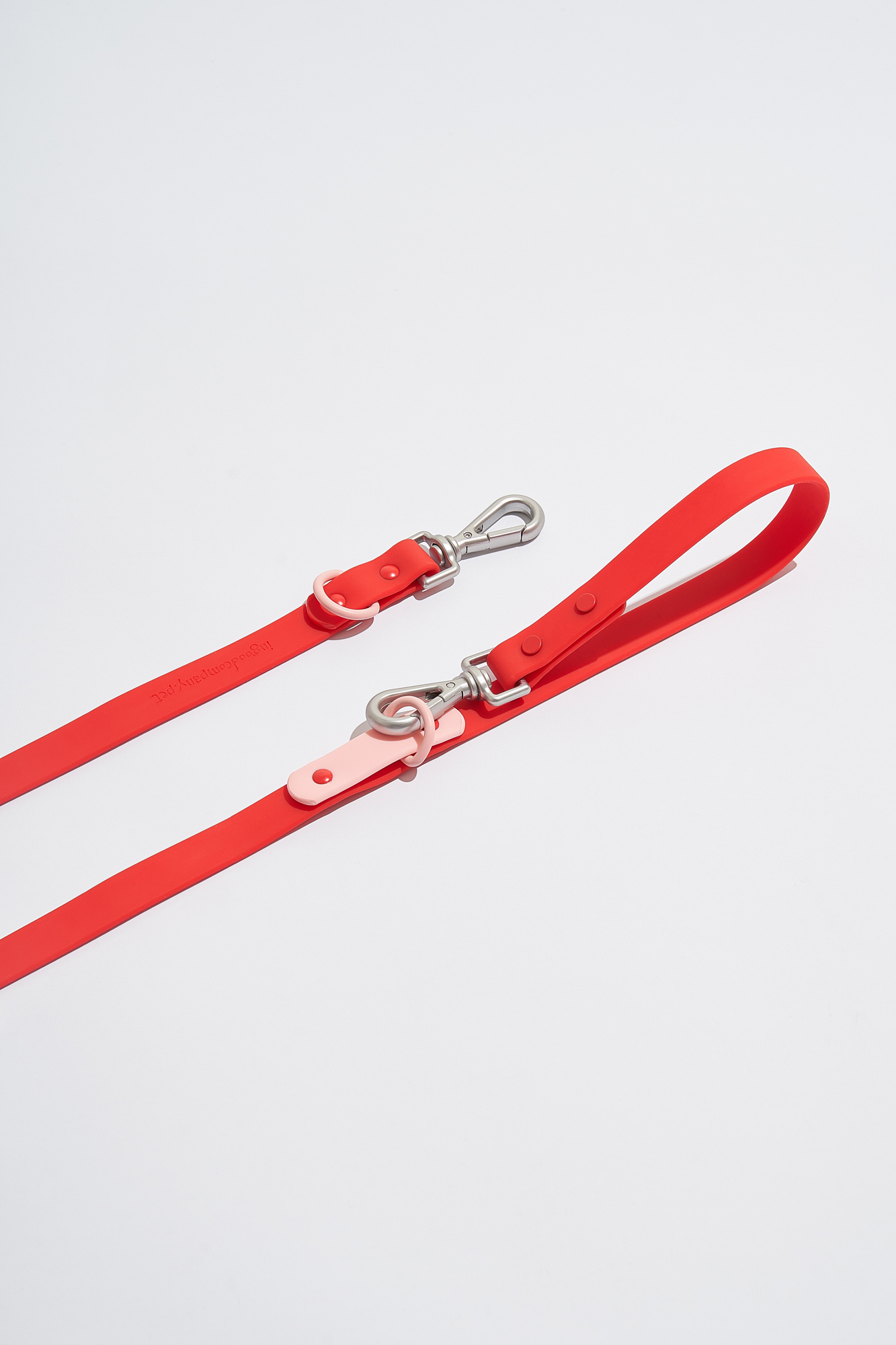 Поводок-перестёжка в цвете Настоящий Красный