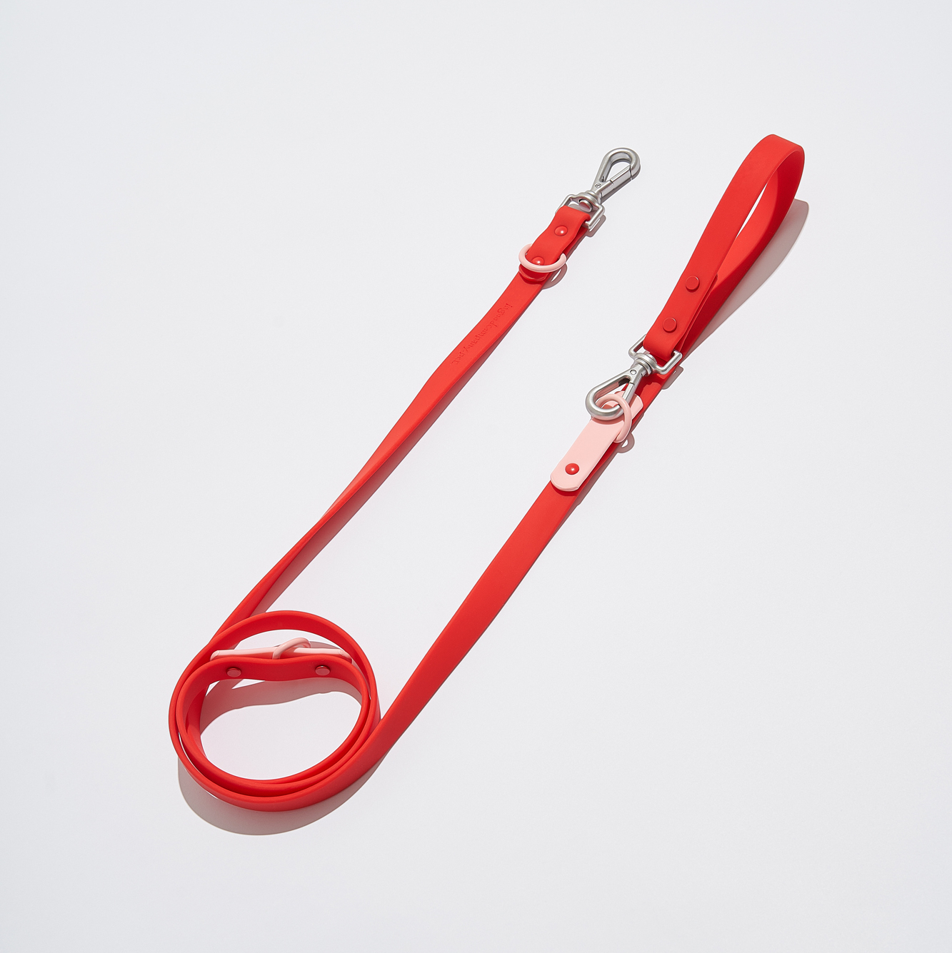 Красный поводок-перестёжка из биотана для собак