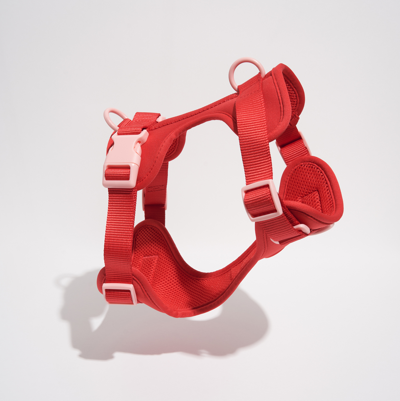 Красная дышащая шлейка для собак