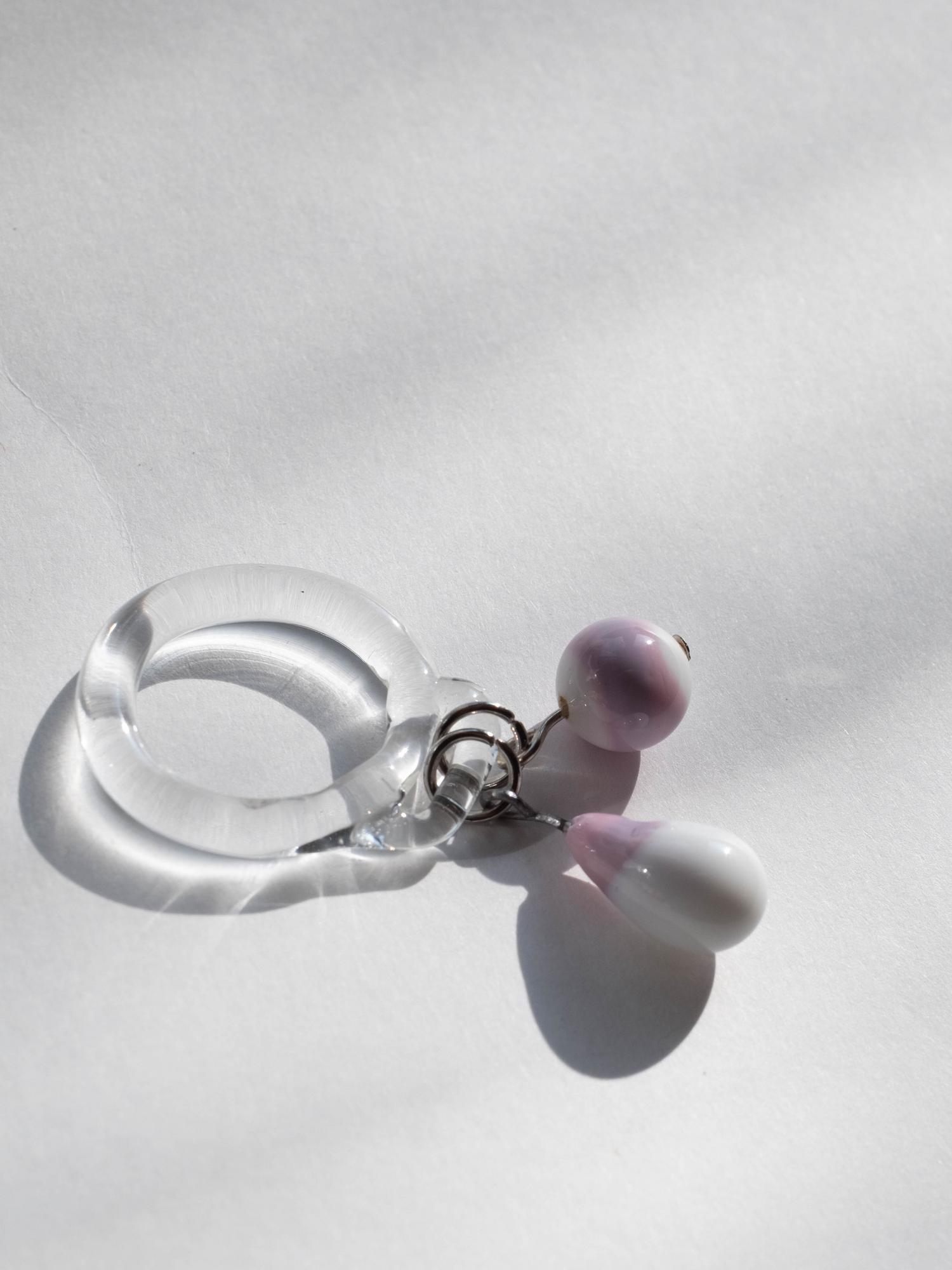 Кольцо «Капли» бело-розовые