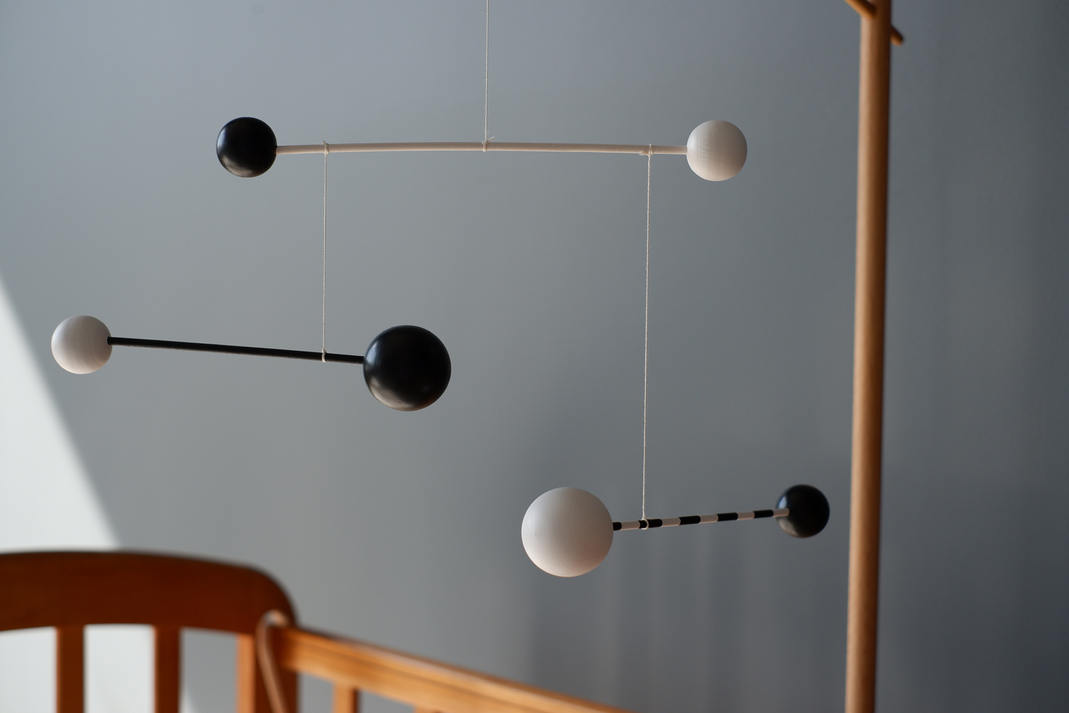モビール Sixty hanging kinetic mobile All mobiles > Monika Color hanging kinetic mobile Buy from e