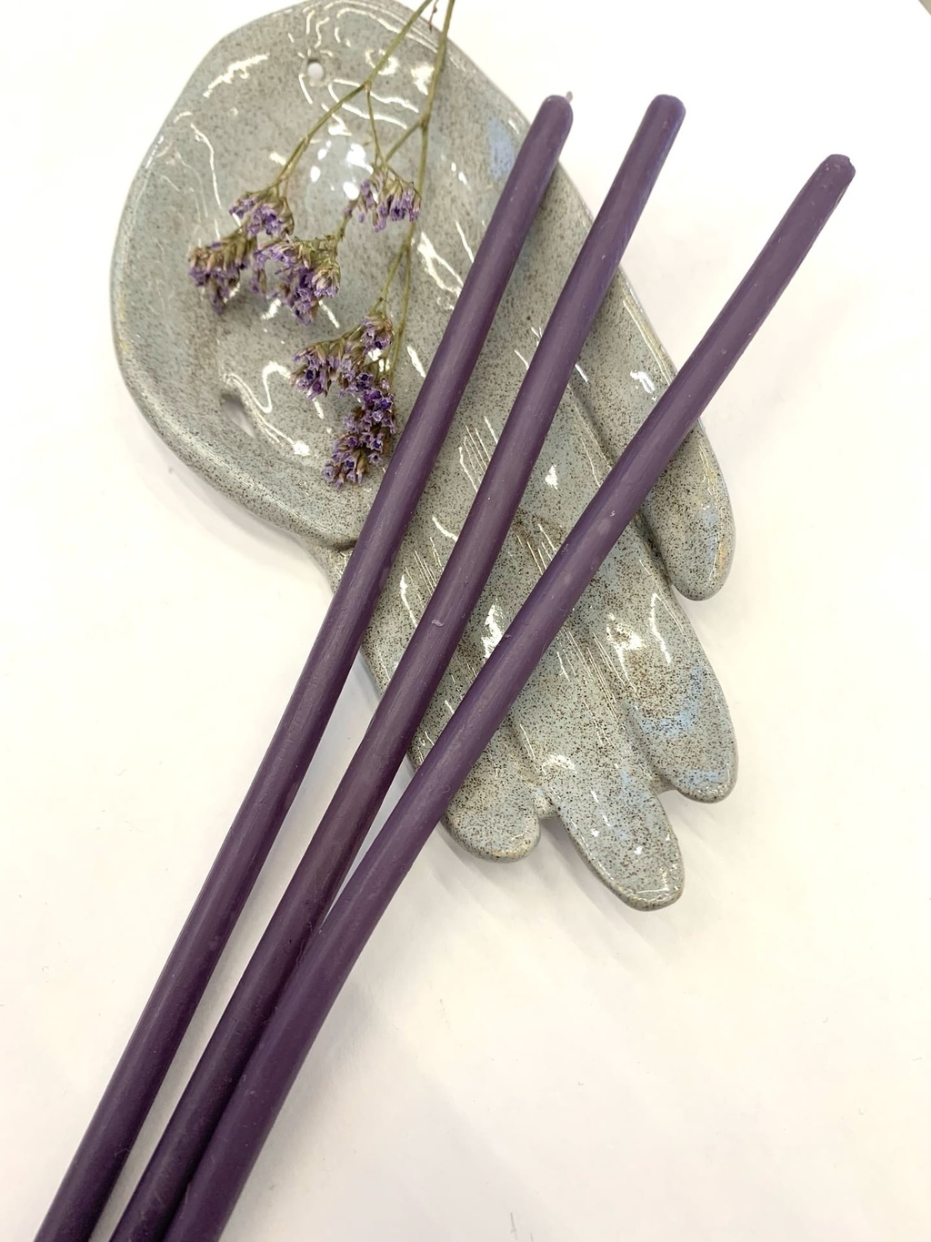 фиолетовые восковые свечи