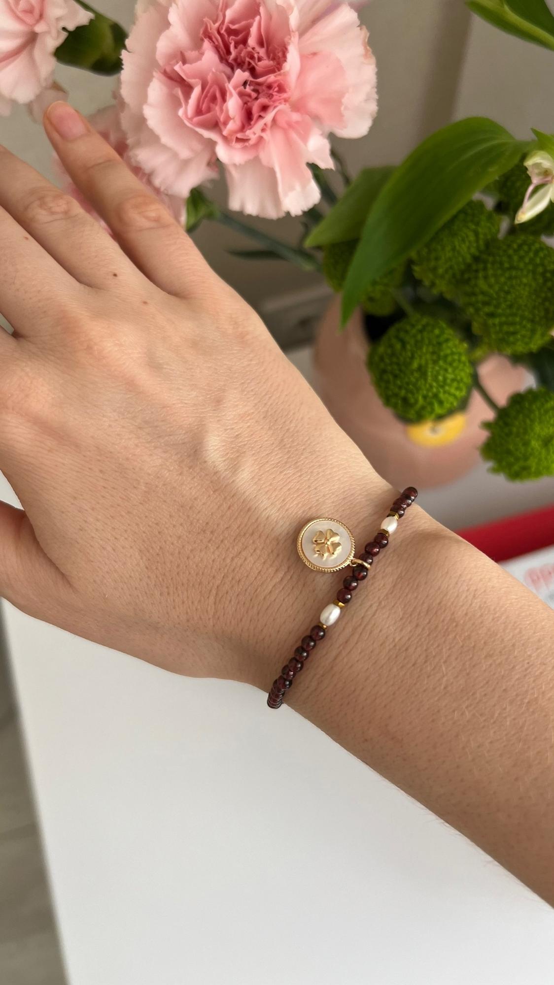 Браслет "Клевер" с гранатом