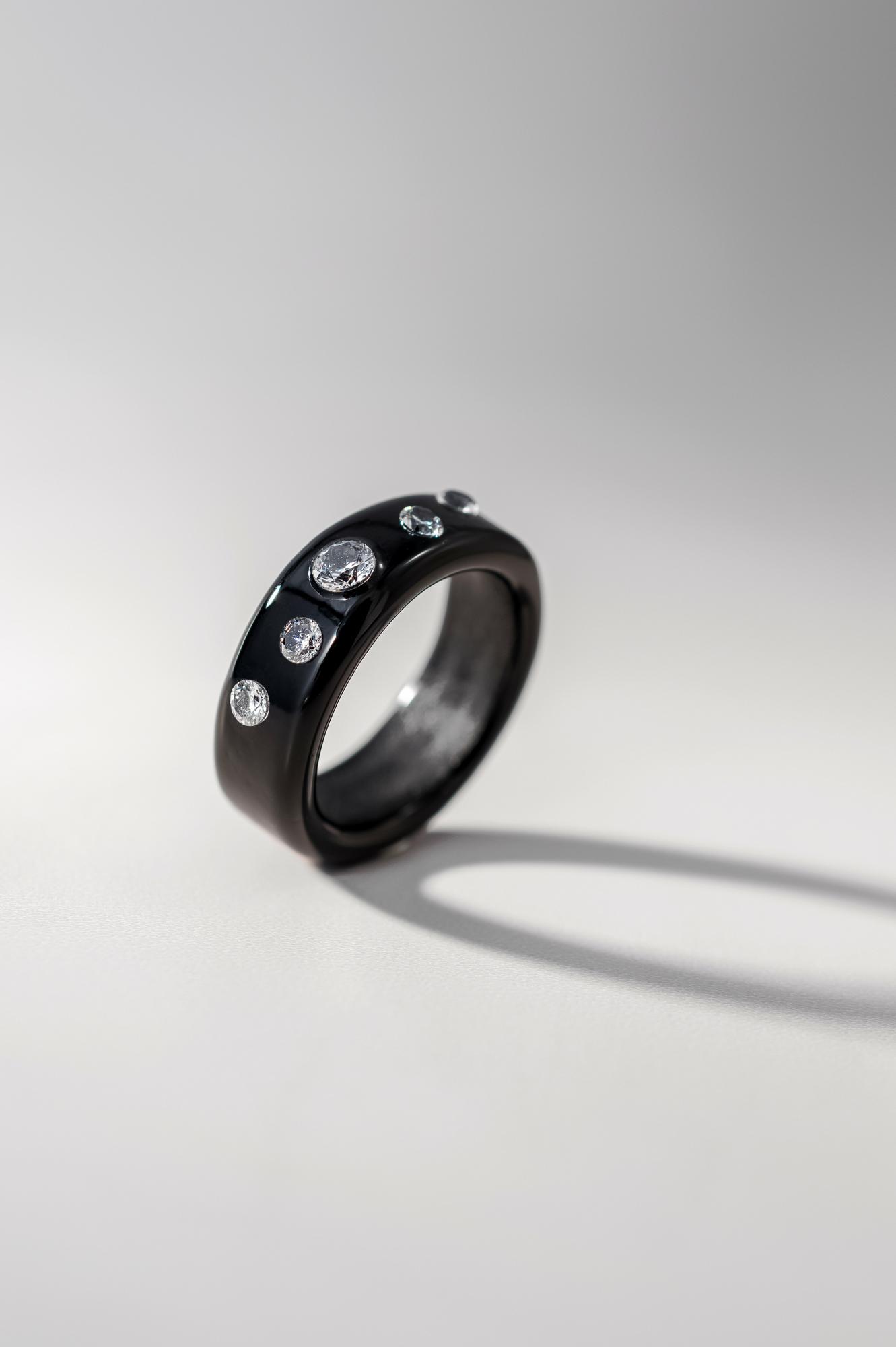 Кольцо "WoW"/цвет черный