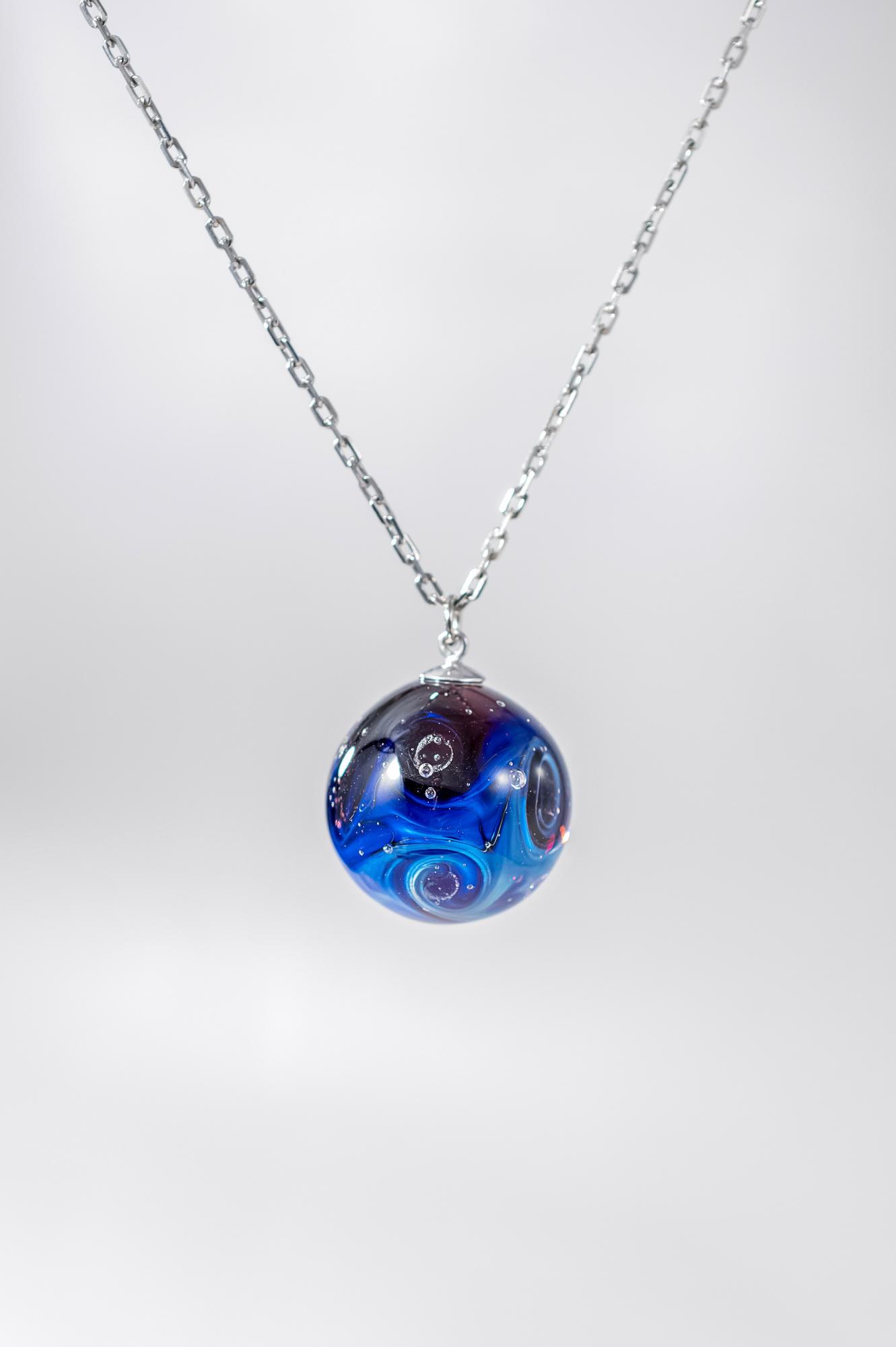 Кулон Сила Вселенной синего цвета