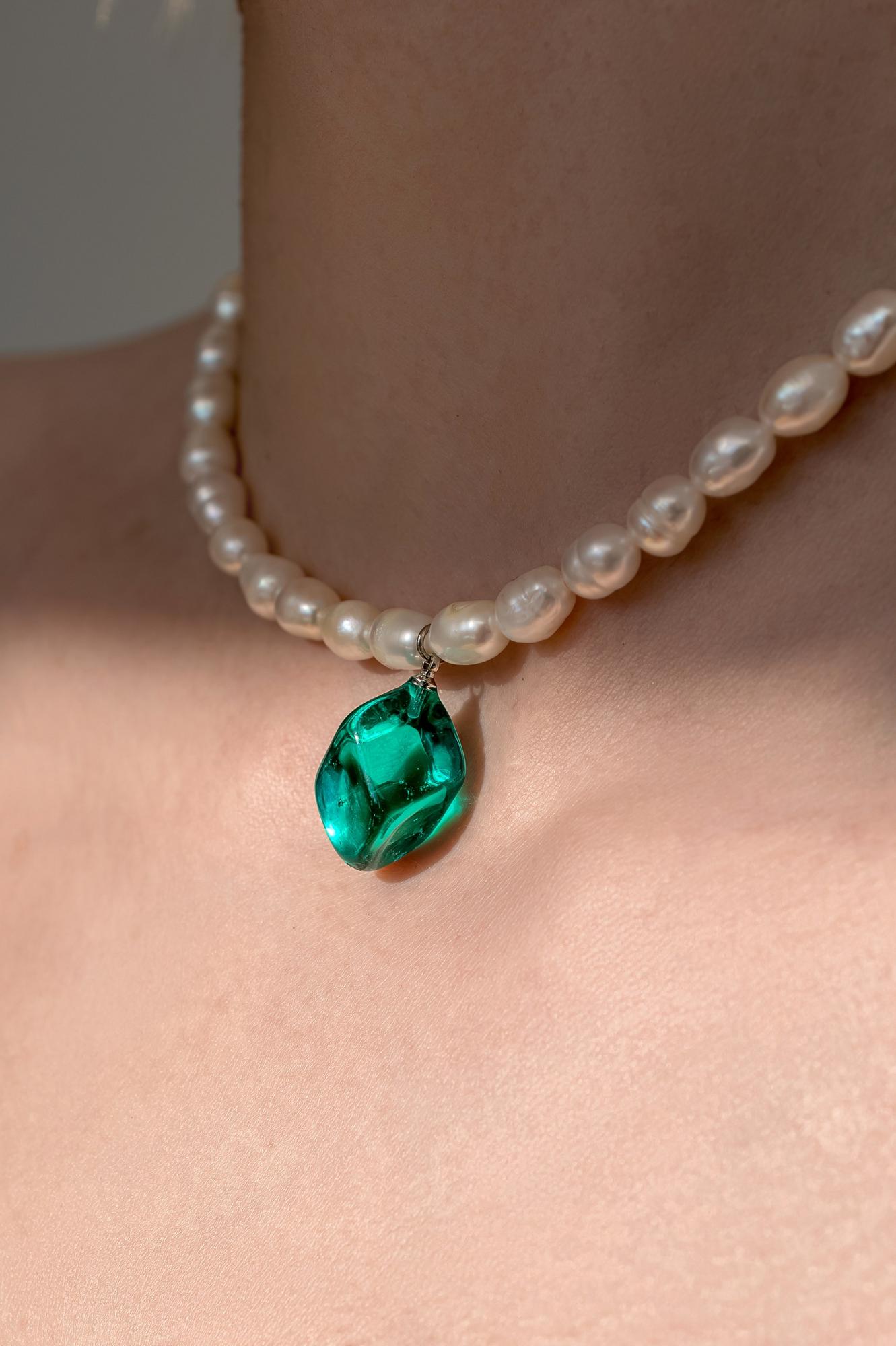 Чокер жемчужный с ромбом /цвет морская волна