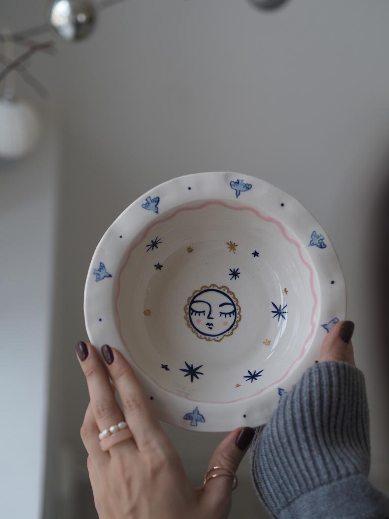 Миска с луной