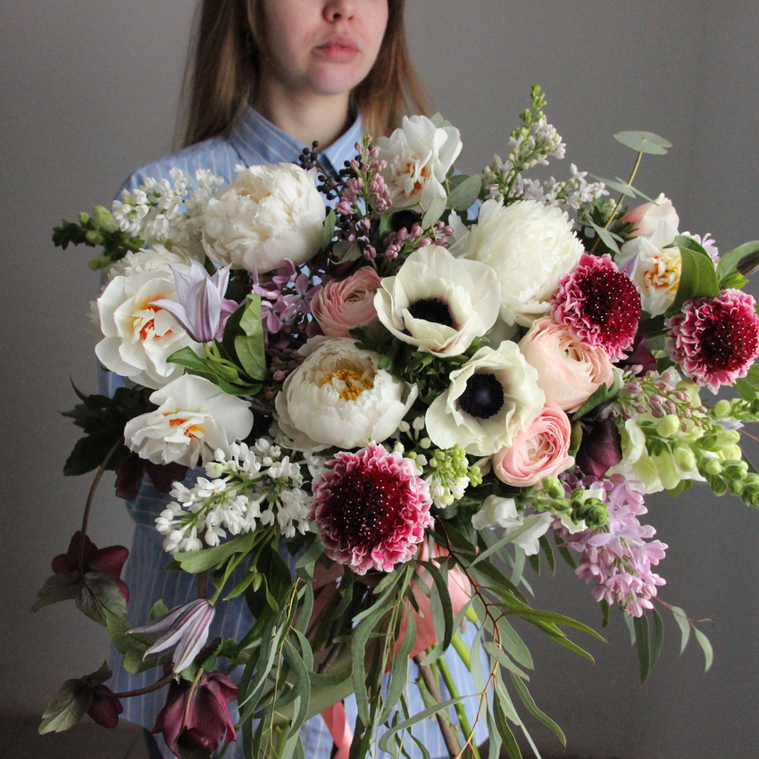букет сирень пионы анемоны ранункулюсы вид 4