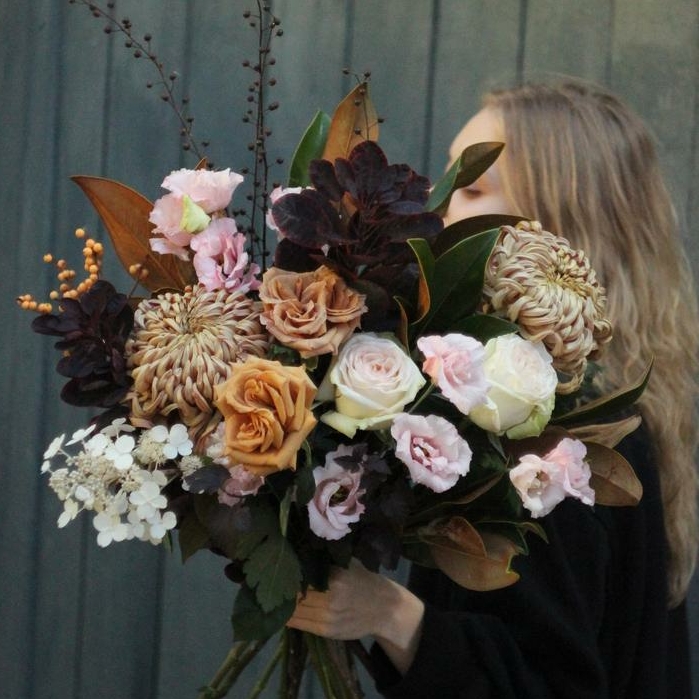 букет с хризантемами и котинусом вид 4