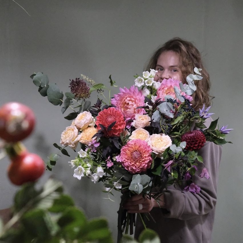 Букет осенний с георгинами sever flowers