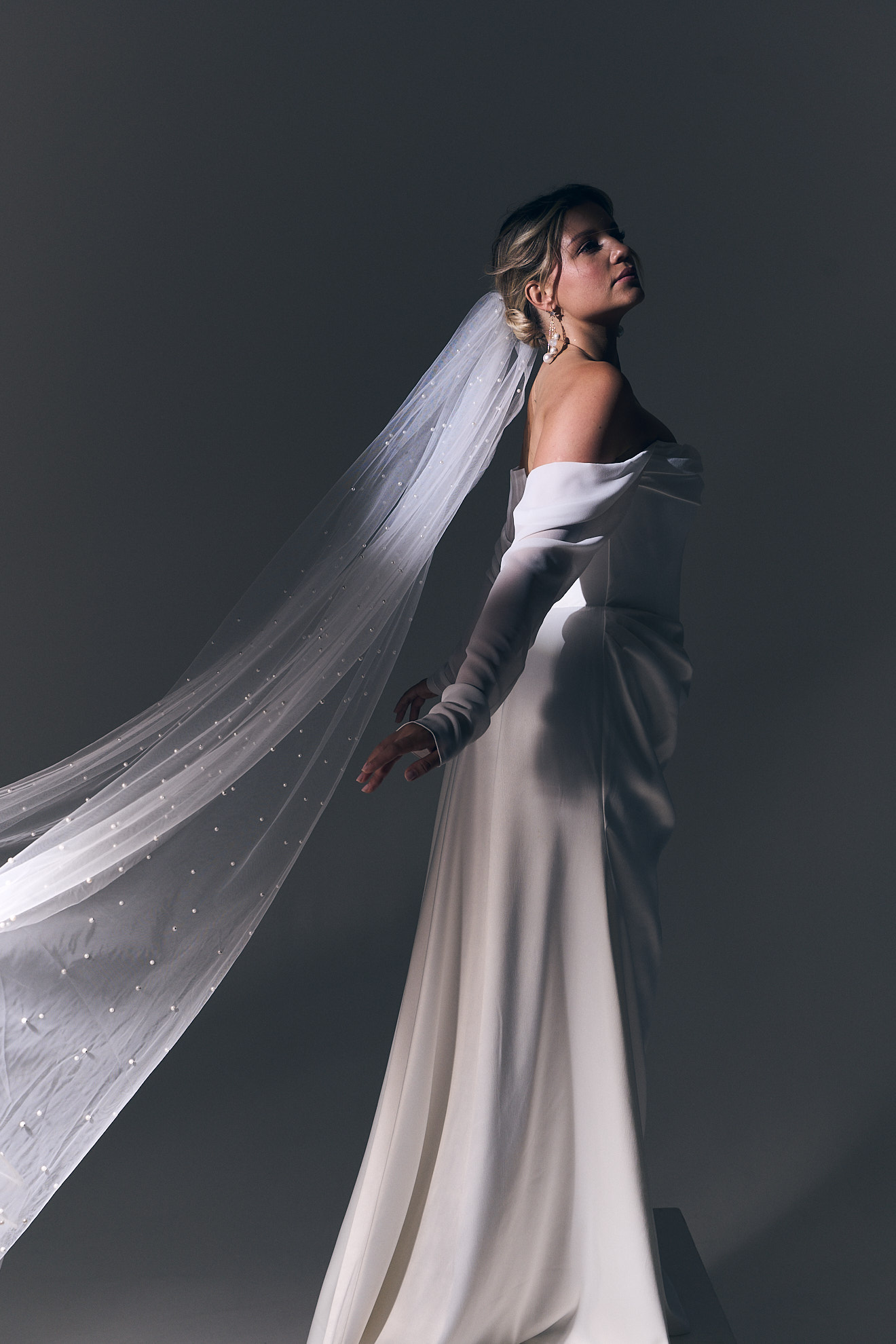 Фата с россыпью жемчуга длинной 2,5 метра