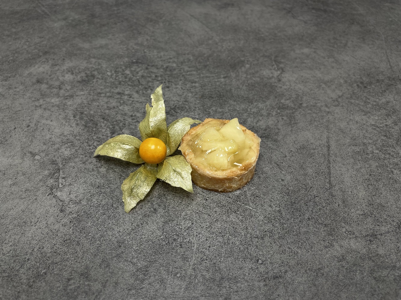 Тарталетка с   яблоком  40 гр.