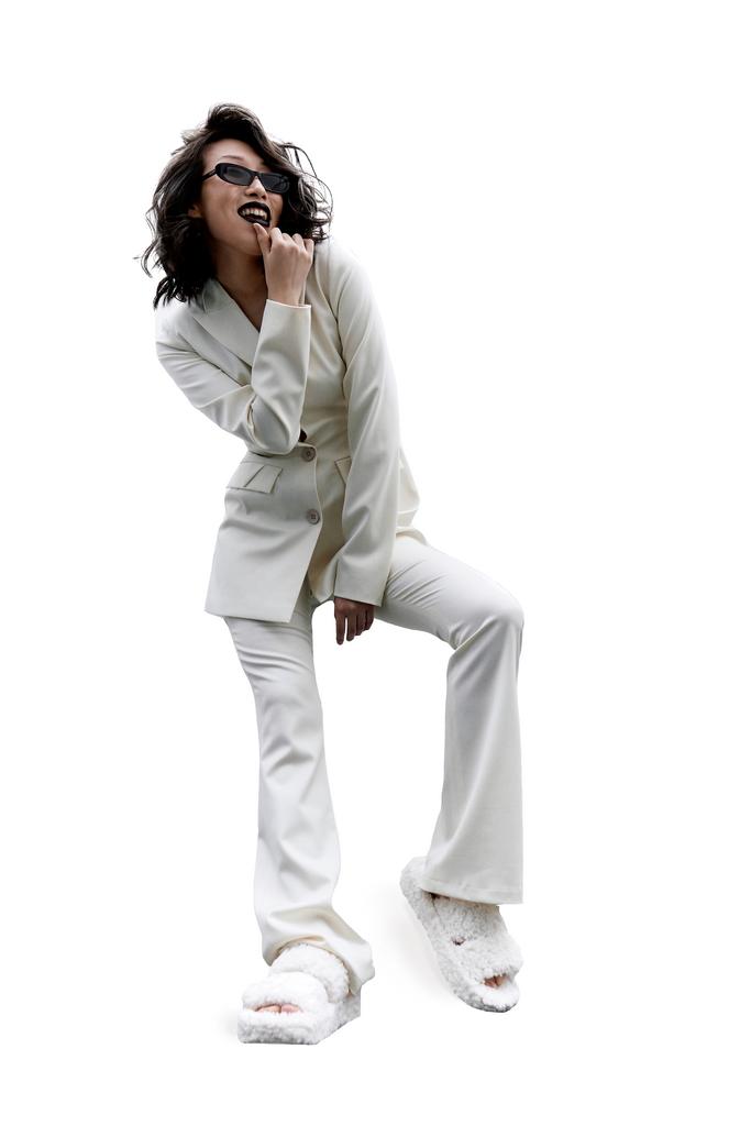 Брюки клеш в молочном цвете