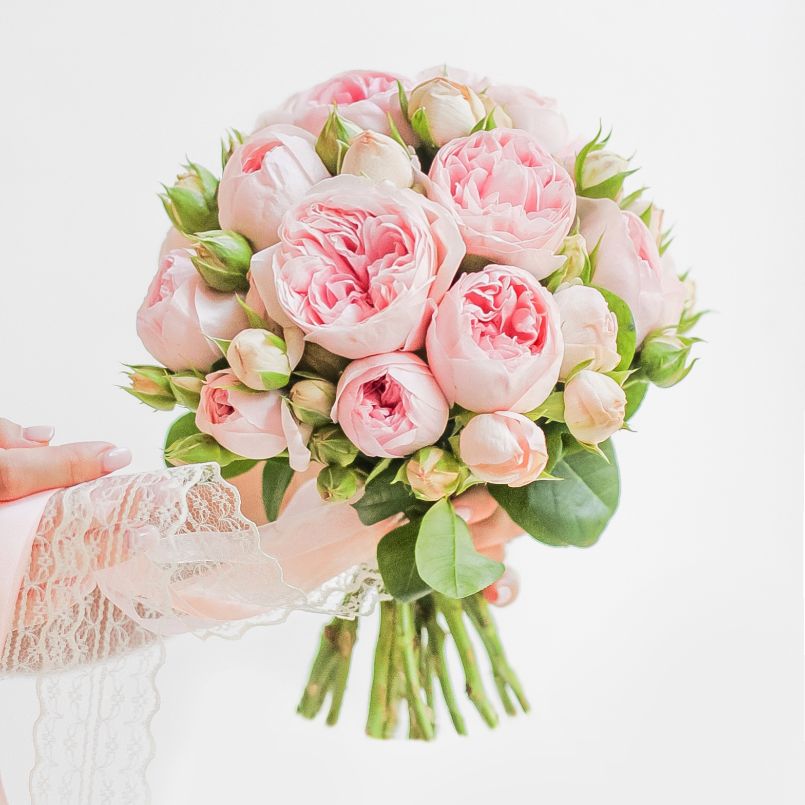 Свадебный букет из пионовидных роз MANSFIELD PARK