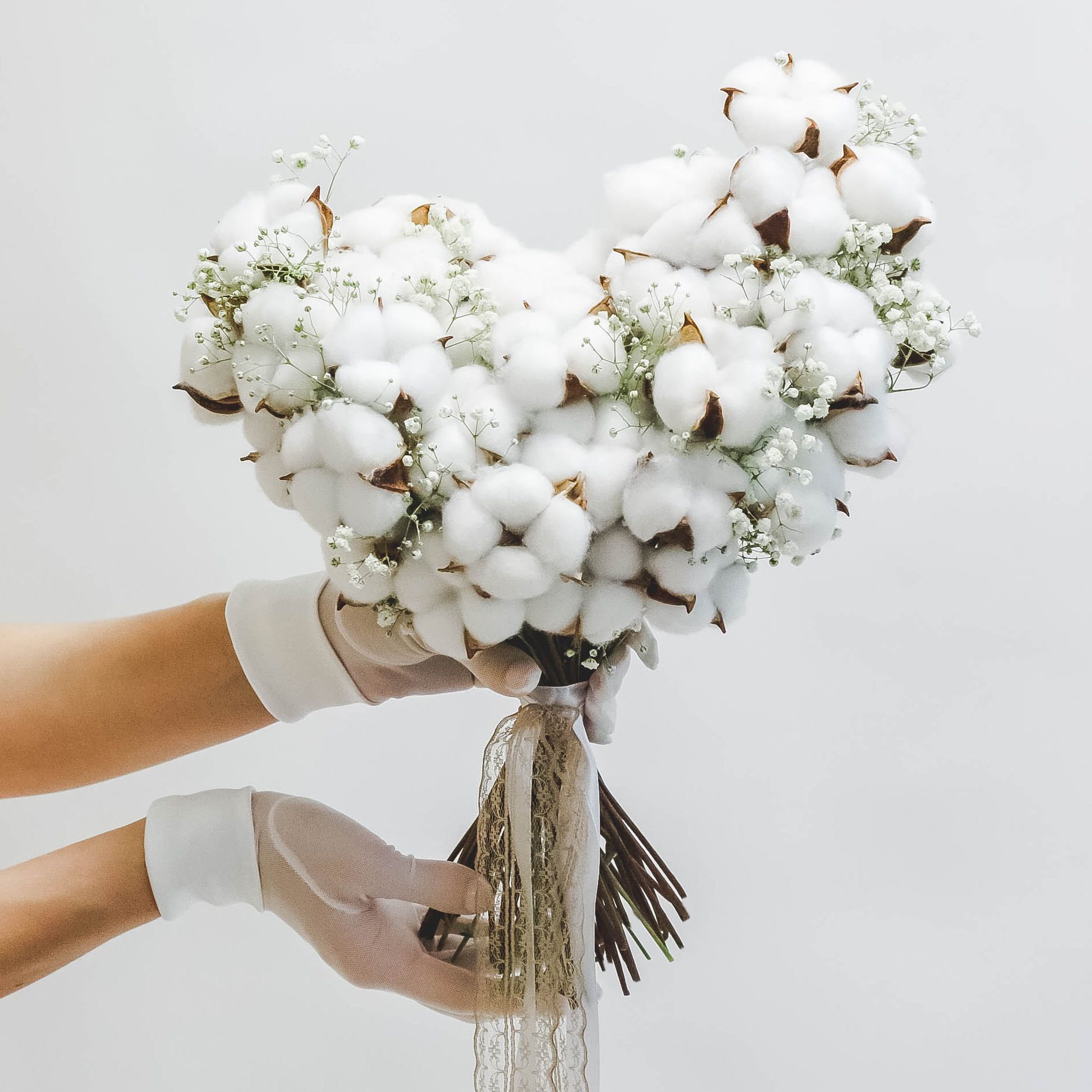 Свадебный букет из хлопка и гипсофилы WHITE