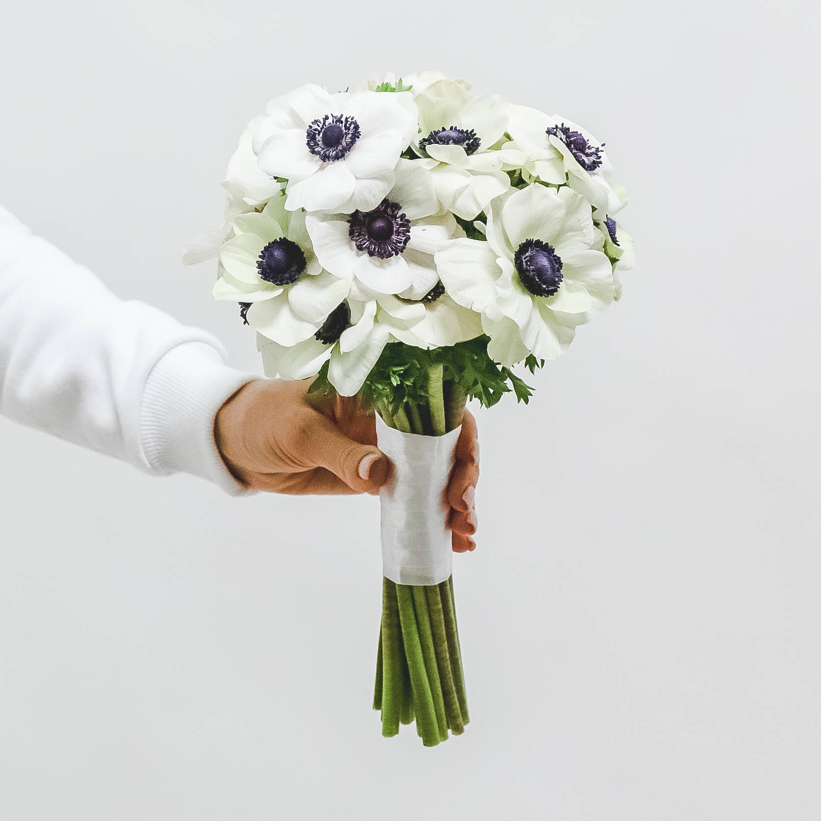 Свадебный букет с анемонами WHITE