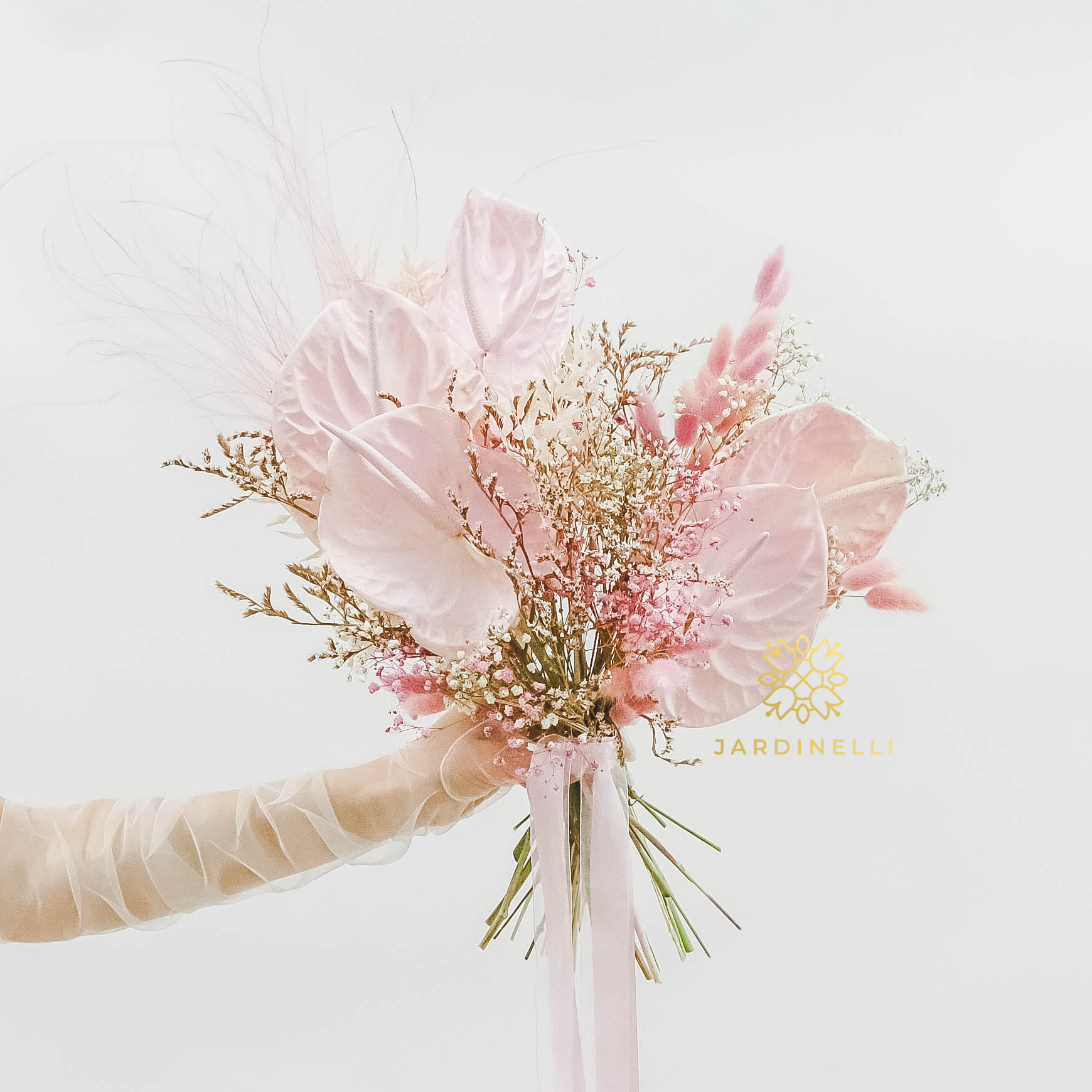 Свадебный букет из антуриумов и сухоцветов PINK POWDER