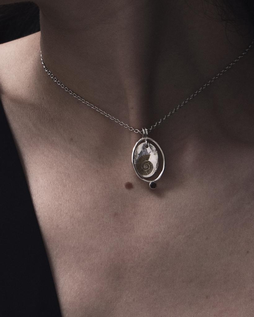 Подвеска She’s a shell