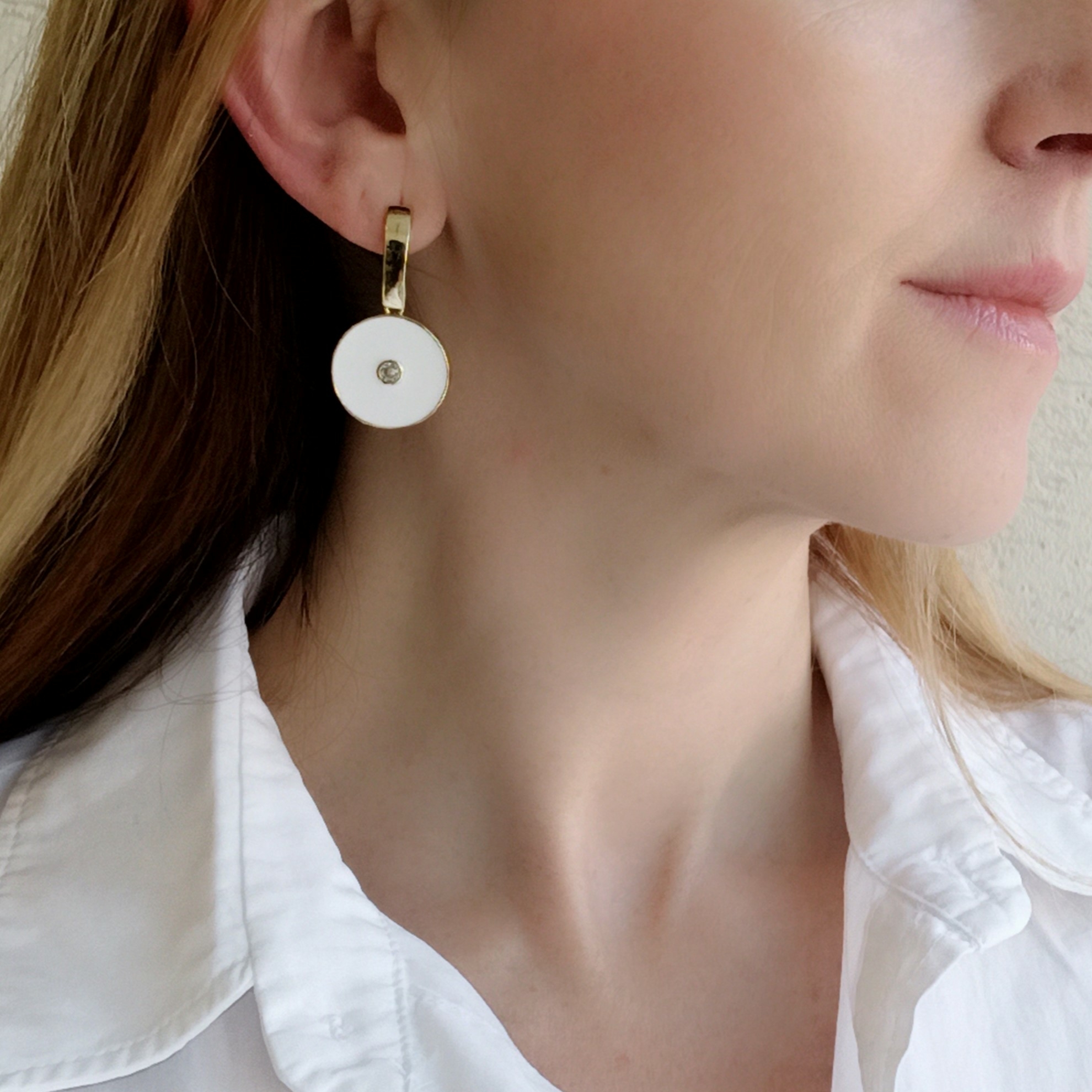 Серьги Круг с эмалью и фианиами