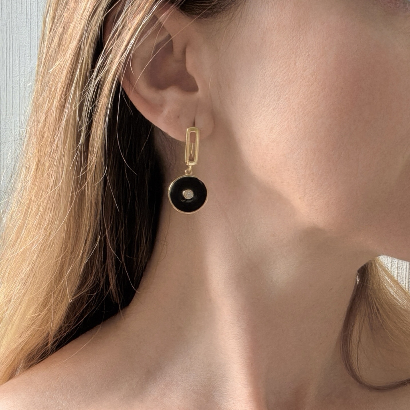 Серьги черные с фианитом