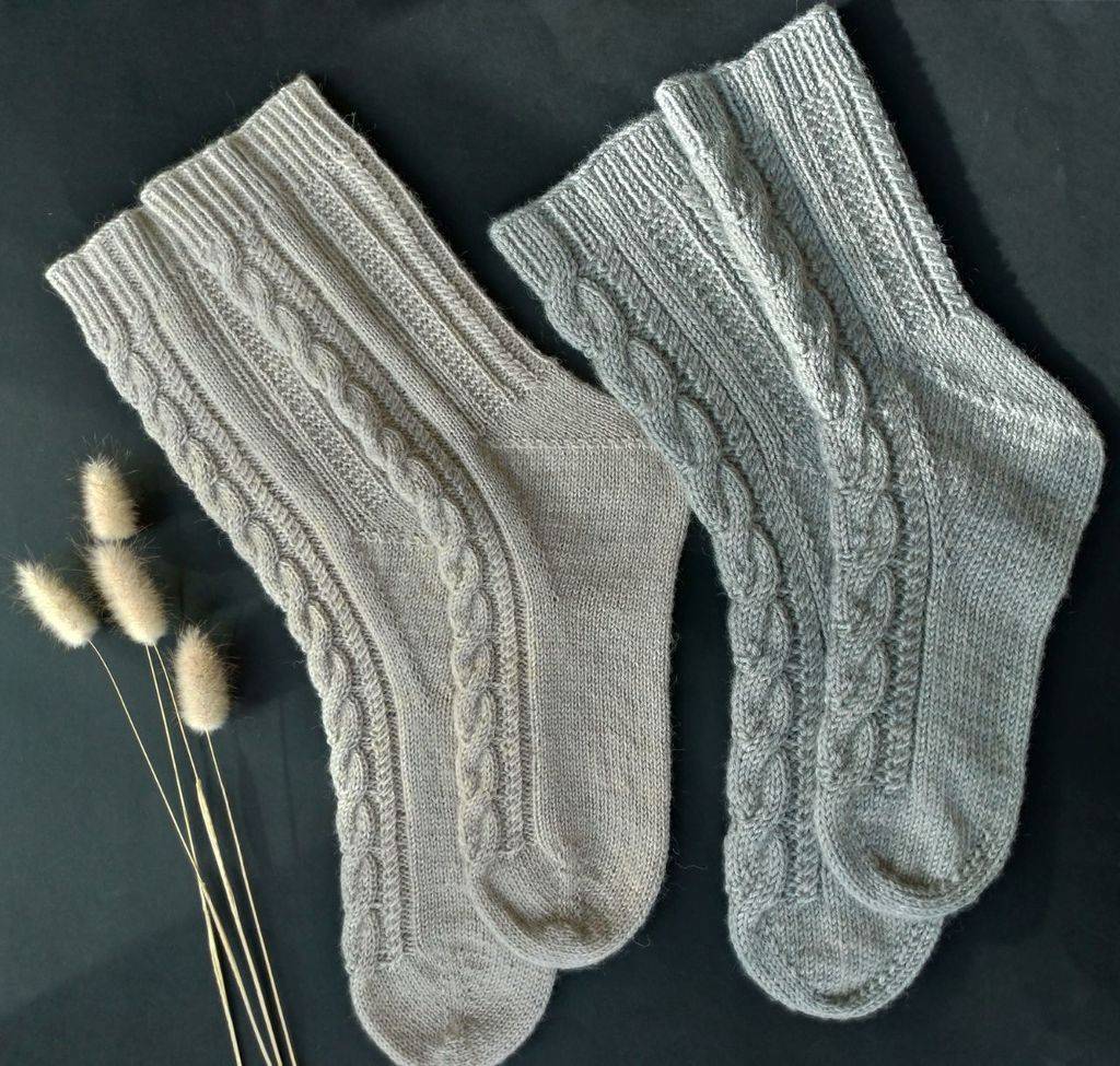 Novel socks - описание вязания