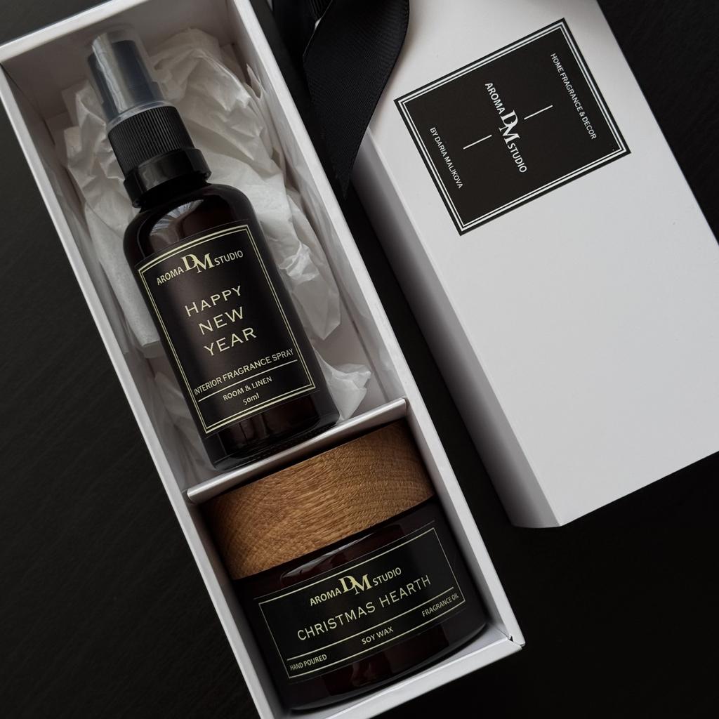 Новогодний подарочный бокс "аромасвеча Цитрус и Хвоя  + интерьерный спрей Мандарины и Карамель"