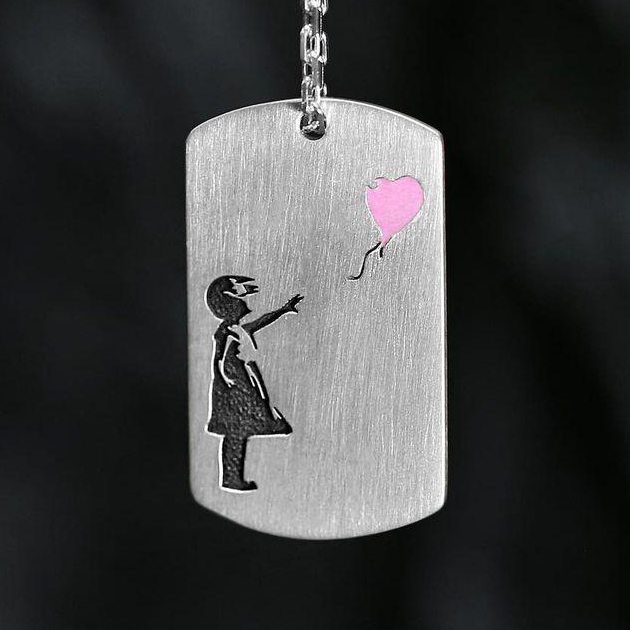 Армейский жетон "Девочка с воздушным шаром"